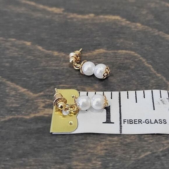 Vtg mini faux pearl round bead drop earrings - Picture 4 of 4